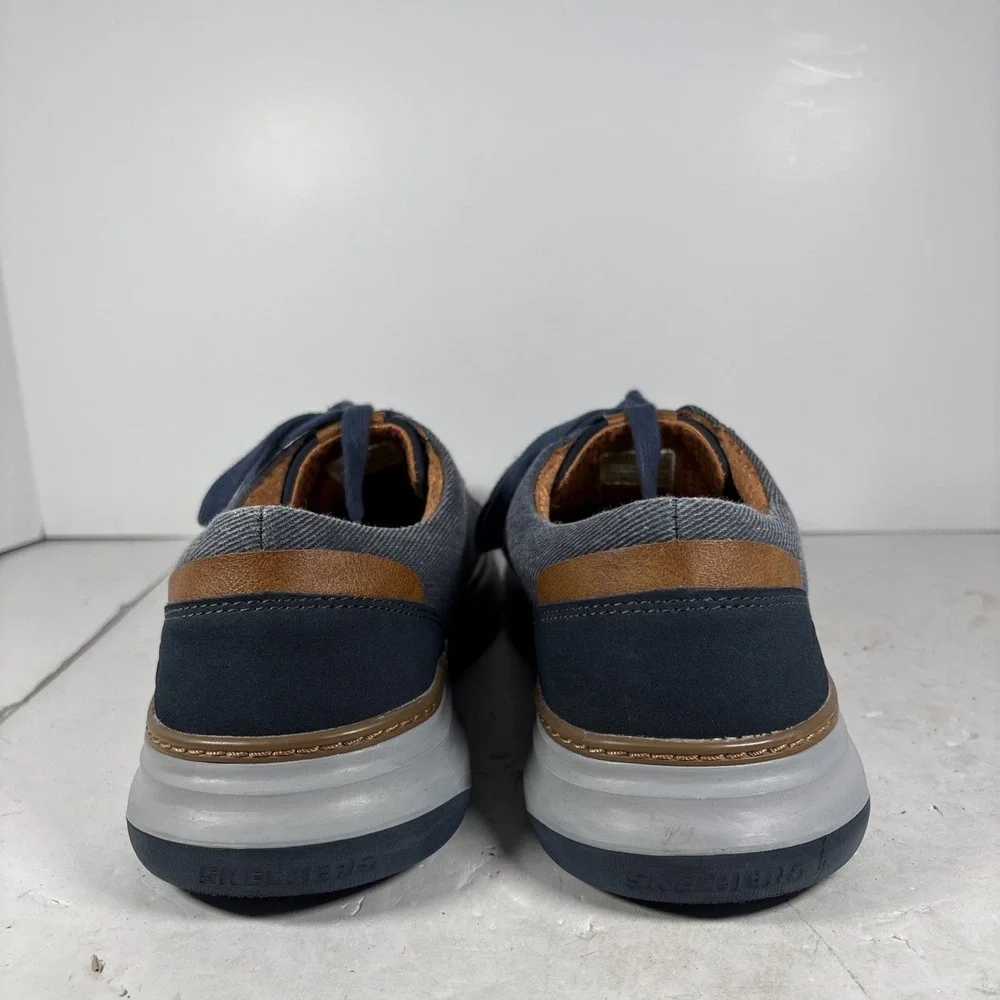 Skechers pre owned